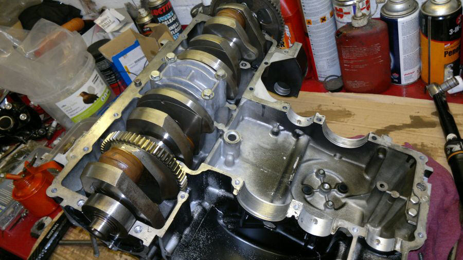 1973 Kawasaki Z1 engine undergoing re-build 2014